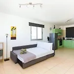 Sea View Apt*spacious Balcony*200m To The Paralimni